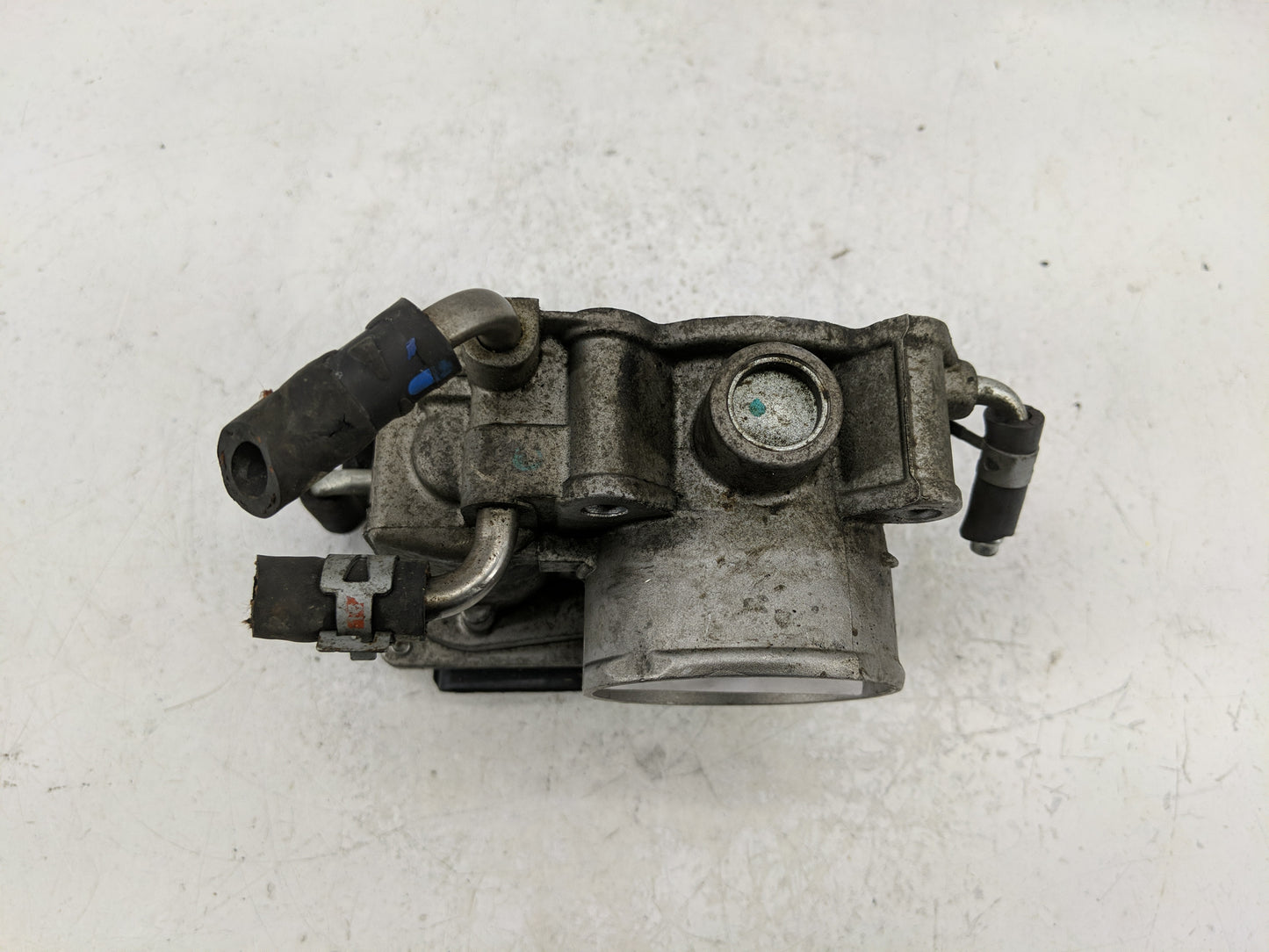 2009-2010 Pontiac Vibe Throttle Body Fits Fits 2009 2010 OEM Used Auto Parts - Oemusedautoparts1.com