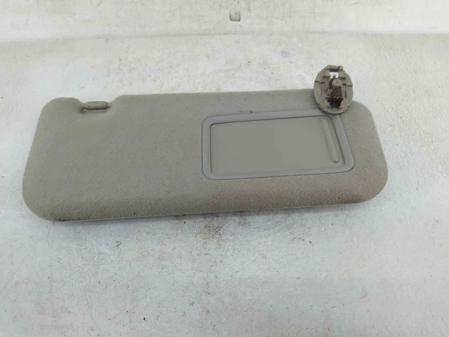 2009-2010 Pontiac Vibe Sun Visor Shade Replacement Passenger Right Mirror Fits Fits 2009 2010 OEM Used Auto Parts - Oemuseda