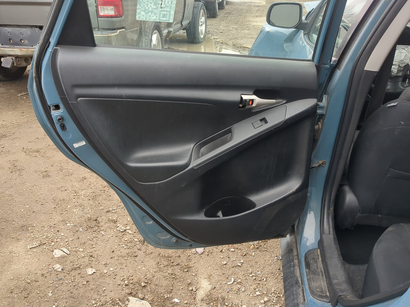 2009-2010 Pontiac Vibe Driver Rear Door Oem - Oemusedautoparts1.com