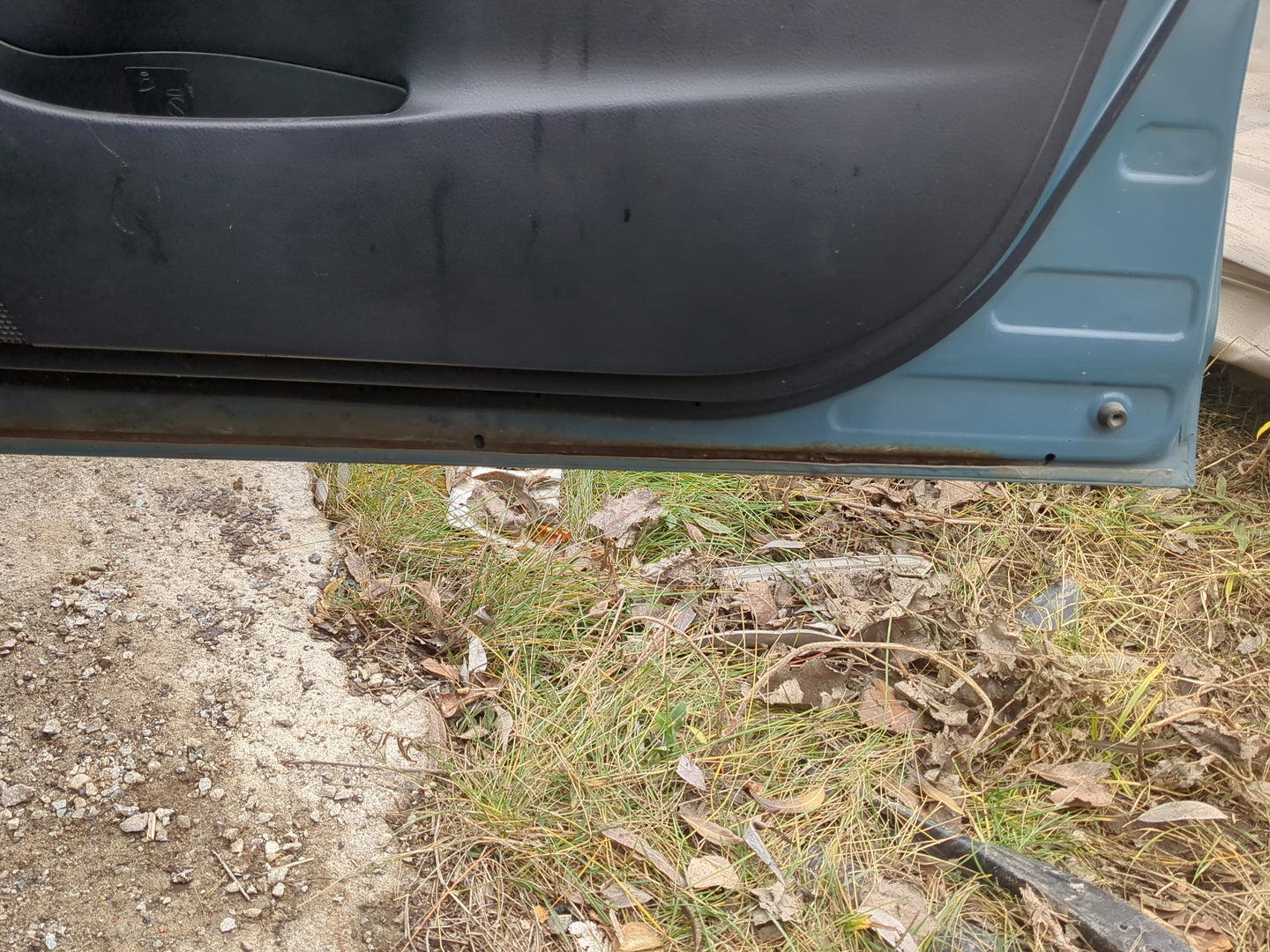 2009-2010 Pontiac Vibe Passenger Front Door Oem - Oemusedautoparts1.com