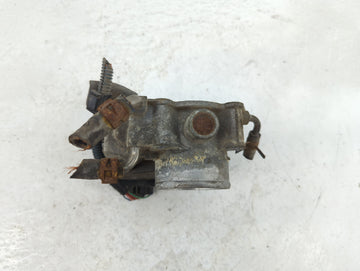 2009-2010 Pontiac Vibe Throttle Body P/N:22030-0H030 Fits Fits 2009 2010 OEM Used Auto Parts