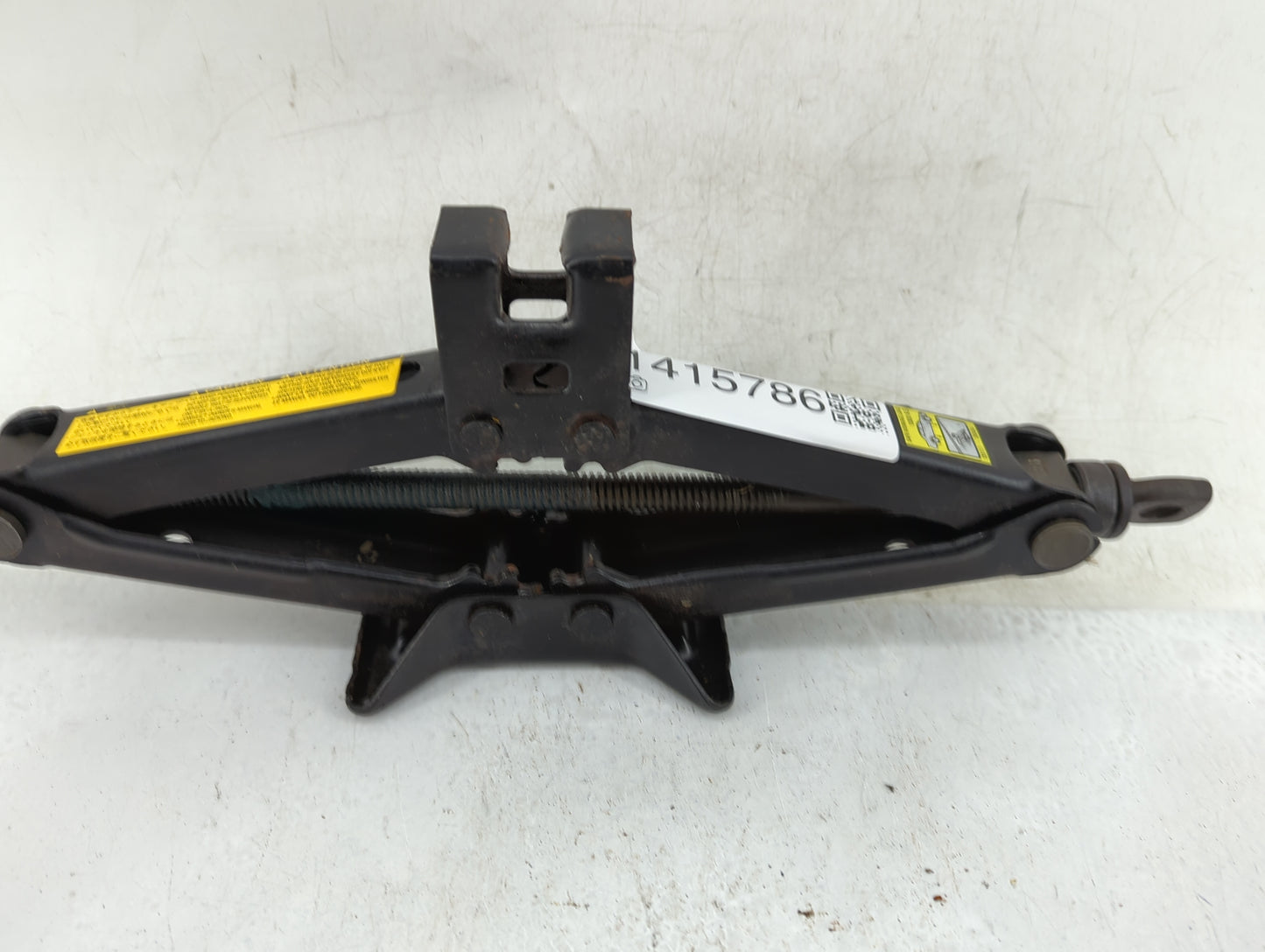 2009 Pontiac Vibe Spare Scissor Car Jack - Oemusedautoparts1.com