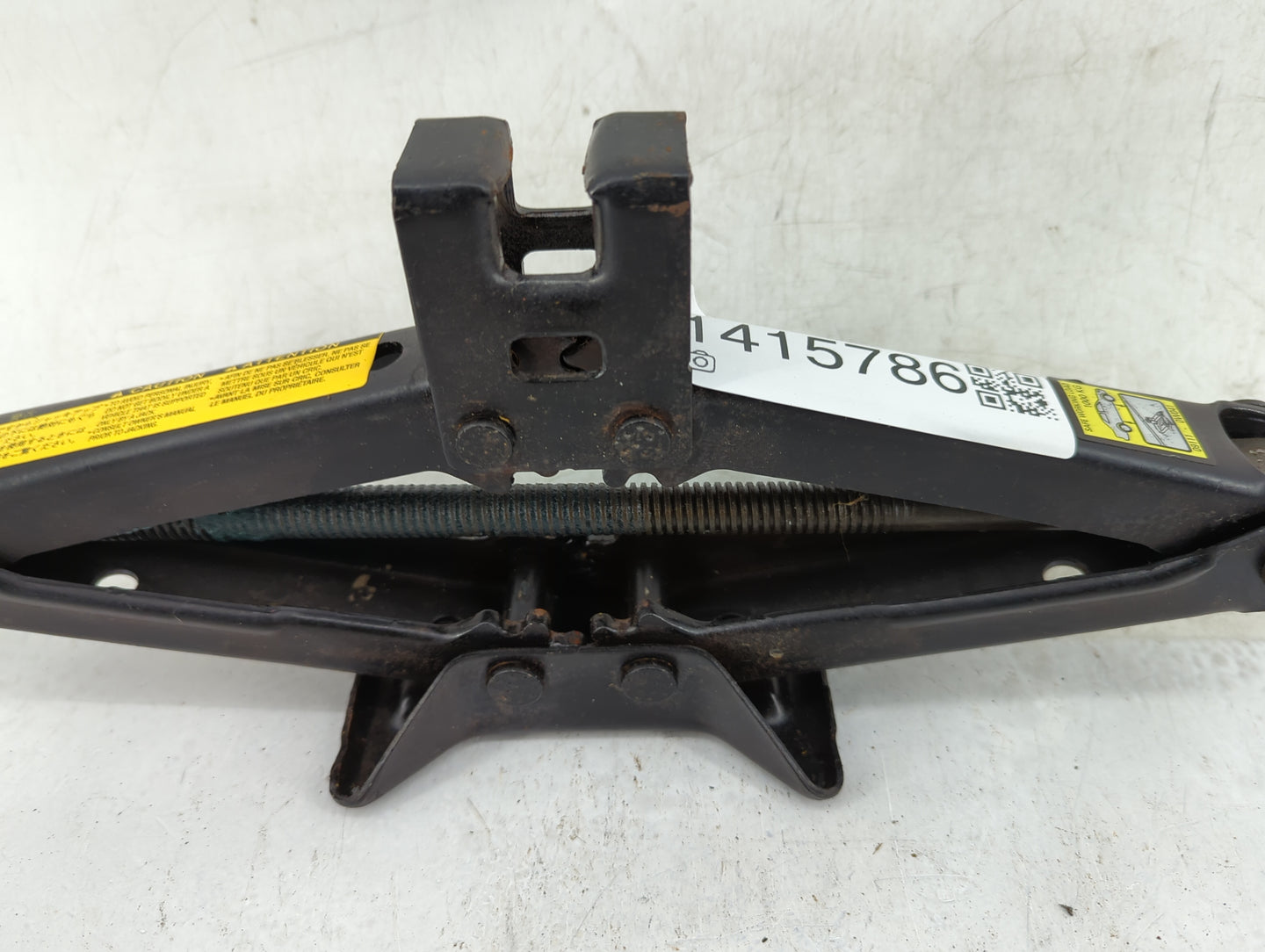 2009 Pontiac Vibe Spare Scissor Car Jack - Oemusedautoparts1.com