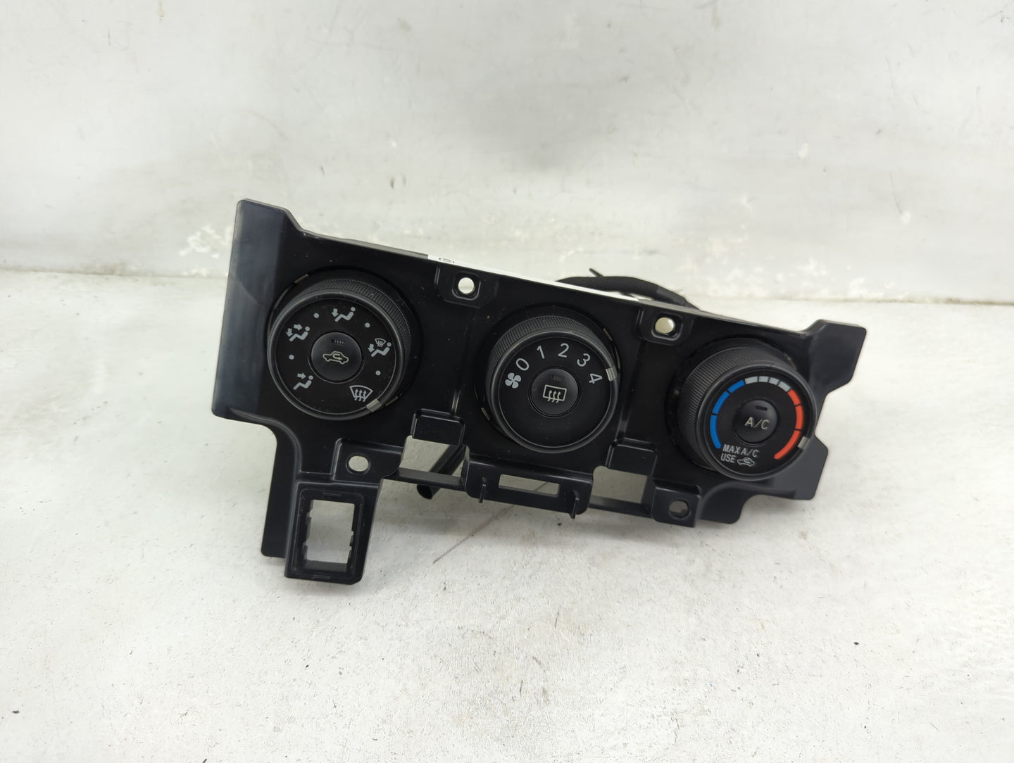 2009-2010 Pontiac Vibe Climate Control Module Temperature AC/Heater Replacement P/N:5590175D401 Fits Fits 2009 2010 OEM Used