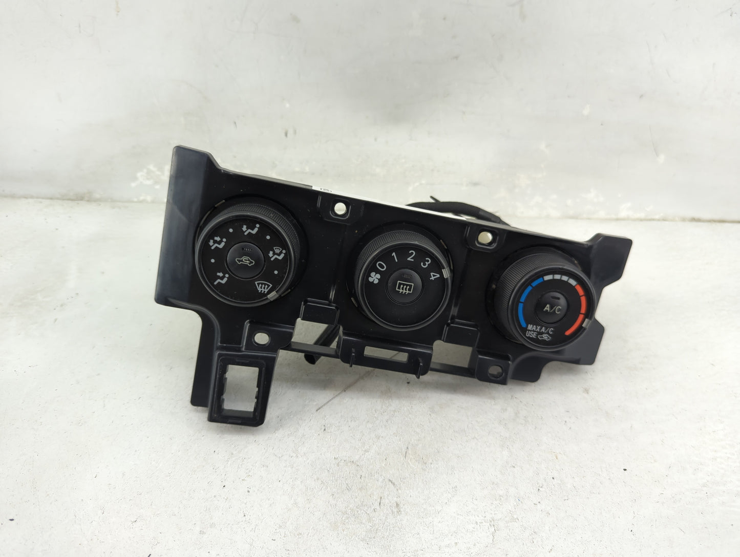 2009-2010 Pontiac Vibe Climate Control Module Temperature AC/Heater Replacement P/N:5590175D401 Fits Fits 2009 2010 OEM Used