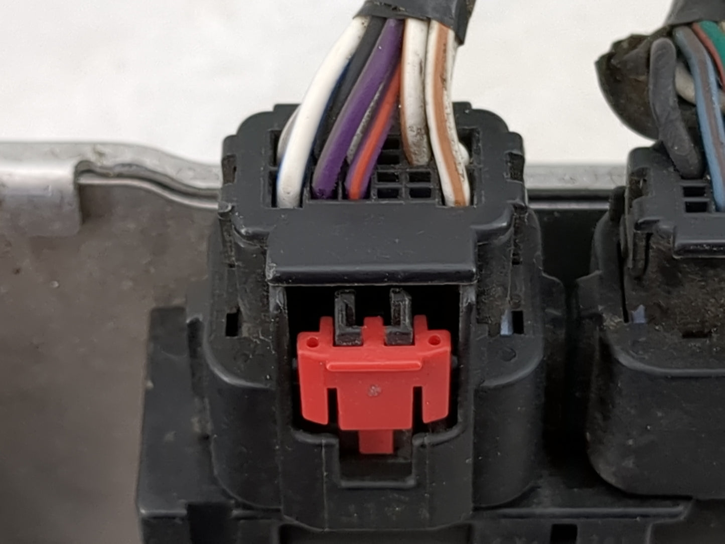 2009 Pontiac Vibe PCM Engine Control Computer ECU ECM PCU OEM P/N:P04692208AC P04692212AC Fits OEM Used Auto Parts - Oemused