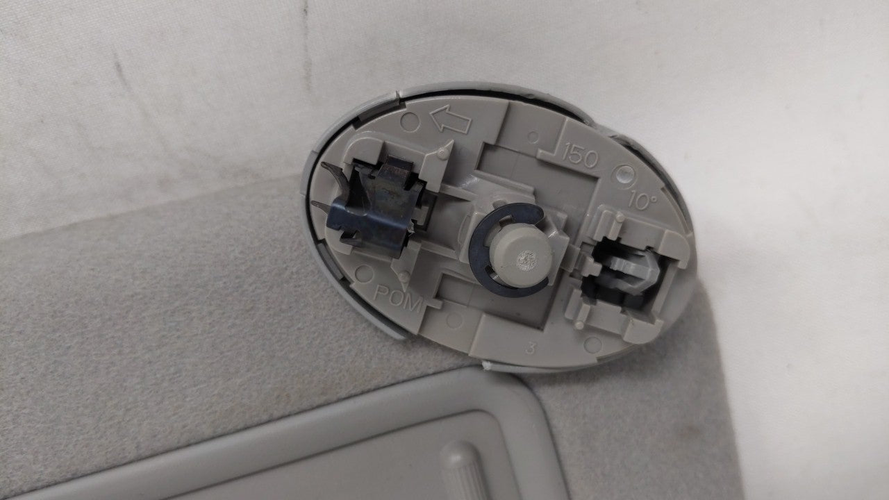 2009-2010 Pontiac Vibe Sun Visor Shade Replacement Passenger Right Mirror Fits Fits 2009 2010 OEM Used Auto Parts - Oemuseda