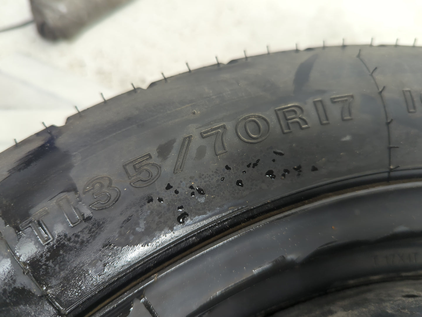 2009-2010 Pontiac Vibe Spare Donut Tire Wheel Rim Oem - Oemusedautoparts1.com