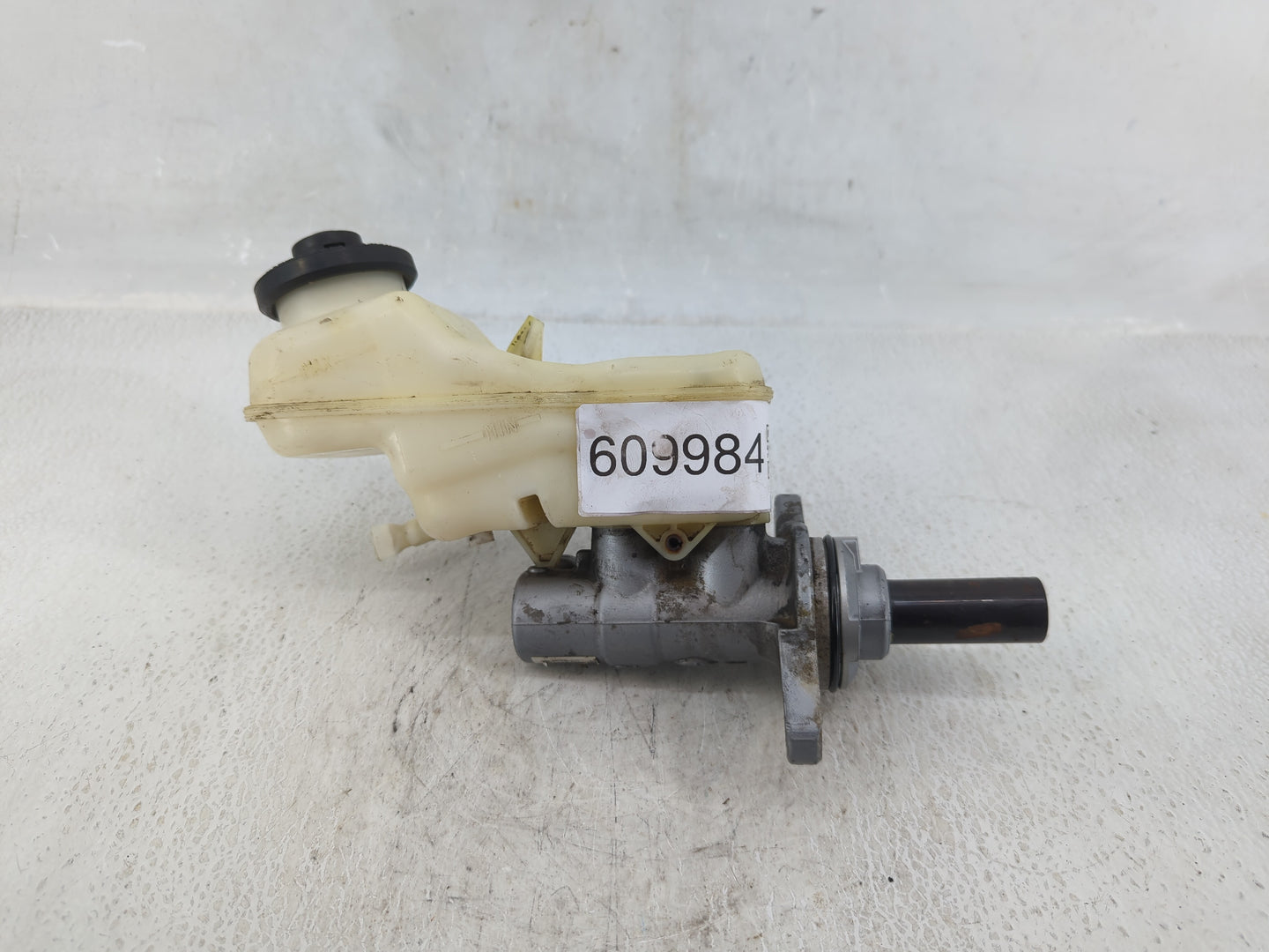 2009-2009 Pontiac Vibe Brake Master Cylinder - Oemusedautoparts1.com