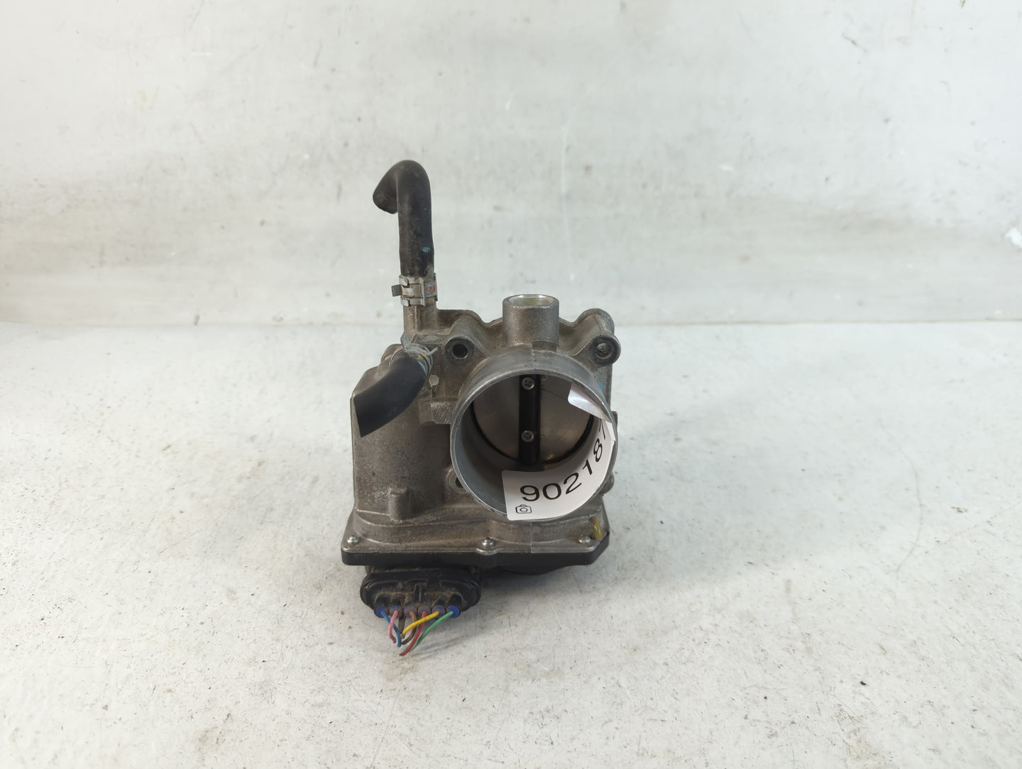 2009-2010 Pontiac Vibe Throttle Body P/N:22030-0T040 Fits Fits 2009 2010 OEM Used Auto Parts - Oemusedautoparts1.com