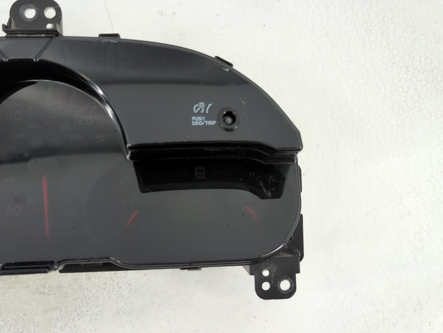 2009-2010 Pontiac Vibe Instrument Cluster Speedometer Gauges Fits Fits 2009 2010 OEM Used Auto Parts - Oemusedautoparts1.com