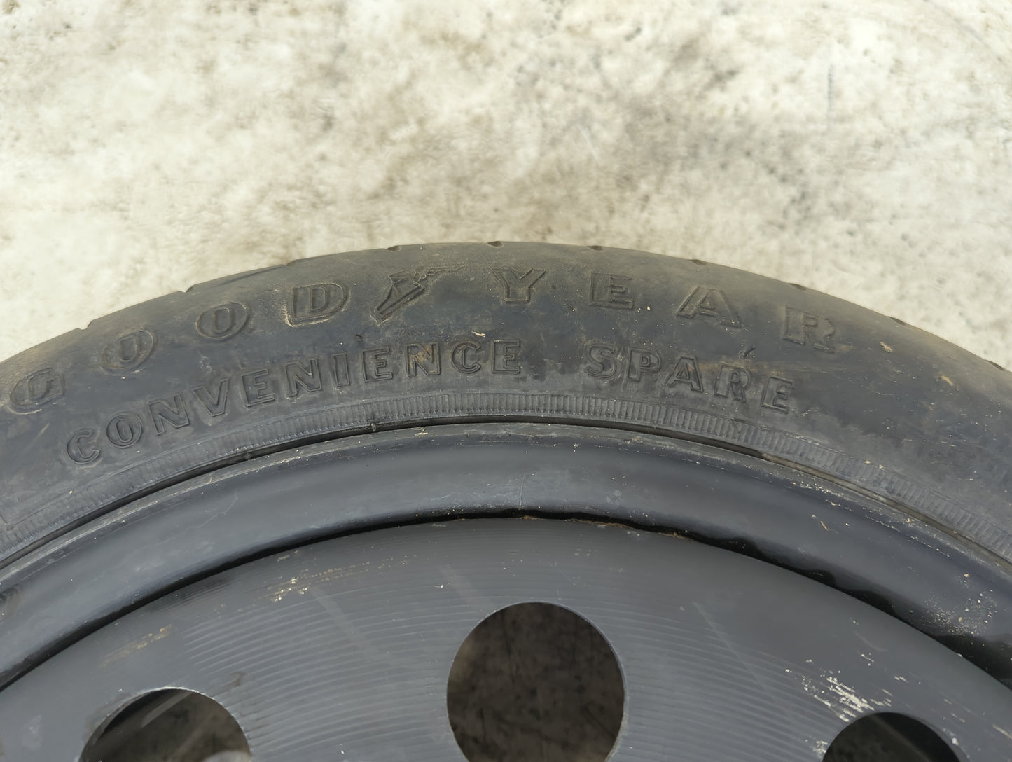 Pontiac Vibe Vibe Spare Donut Tire Wheel Rim Oem 5035976 - Oemusedautoparts1.com