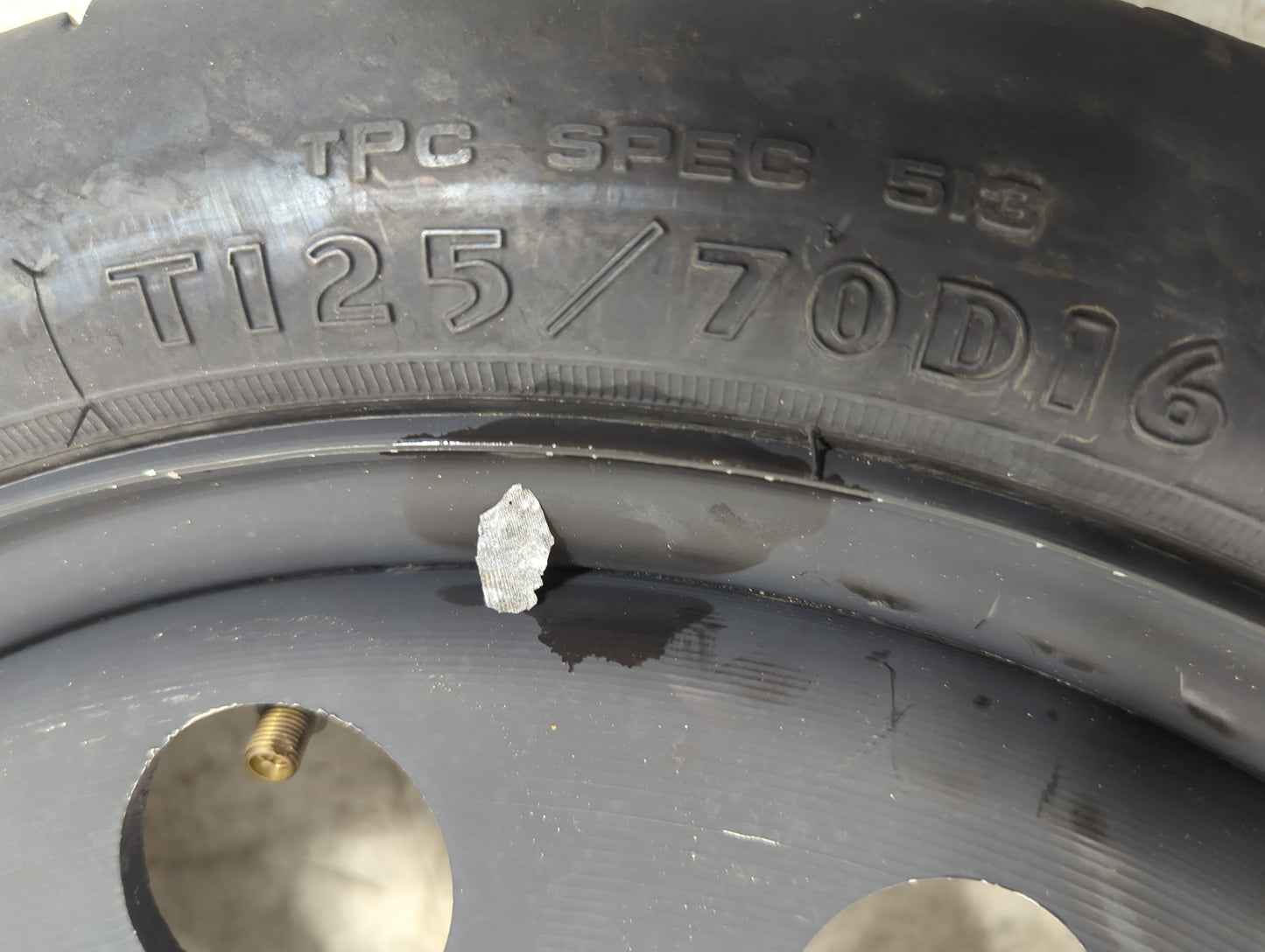 Pontiac Vibe Vibe Spare Donut Tire Wheel Rim Oem 5035976 - Oemusedautoparts1.com