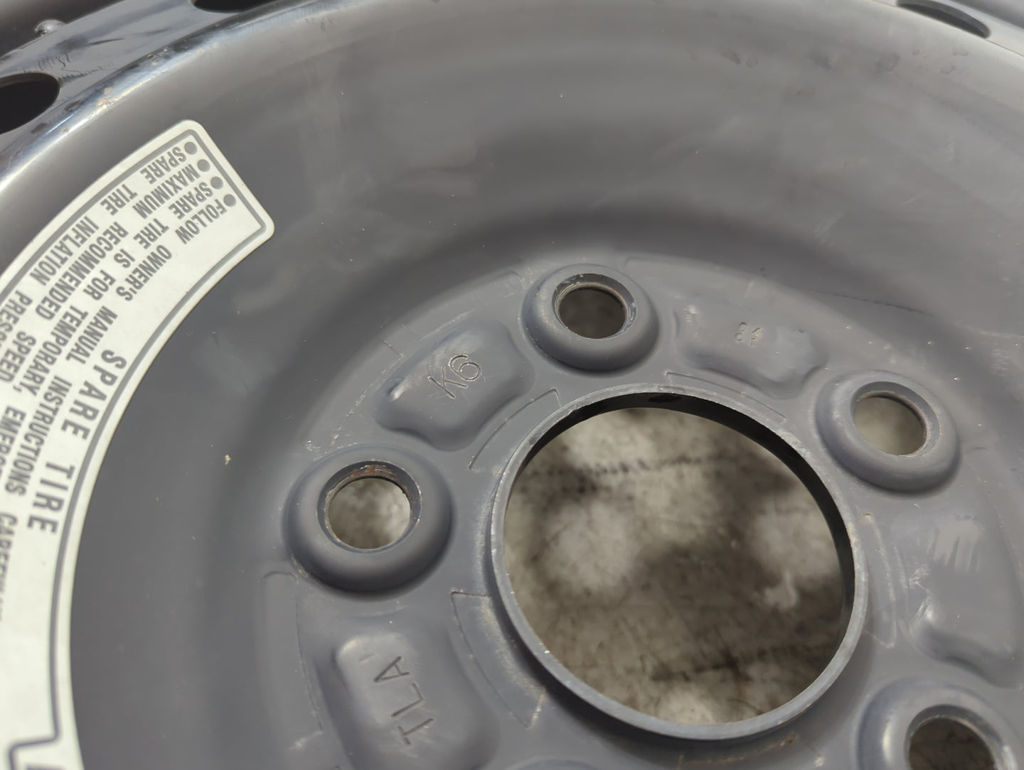 2009 Pontiac Vibe Vibe Spare Donut Tire Wheel Rim Oem - Oemusedautoparts1.com