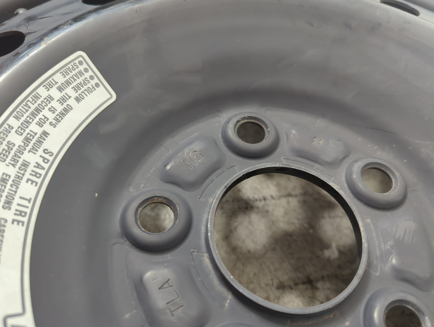 2009 Pontiac Vibe Vibe Spare Donut Tire Wheel Rim Oem - Oemusedautoparts1.com