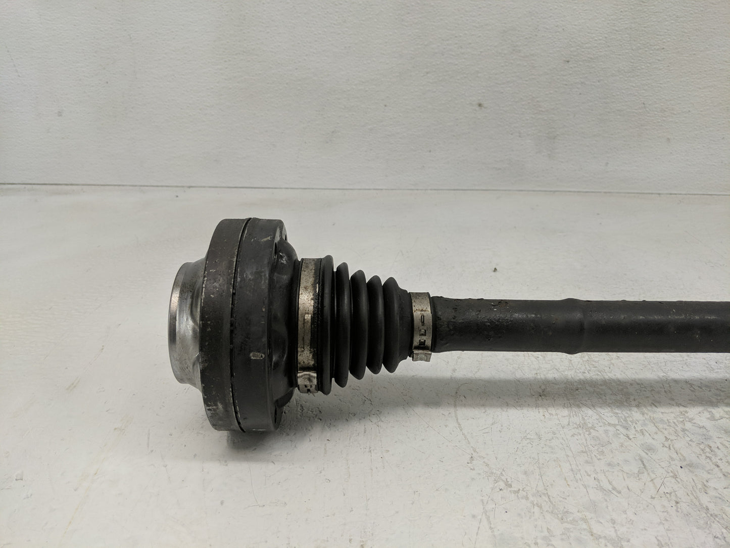 2009 Porsche Cayenne Axle Shaft Front Driver Cv C/v - Oemusedautoparts1.com