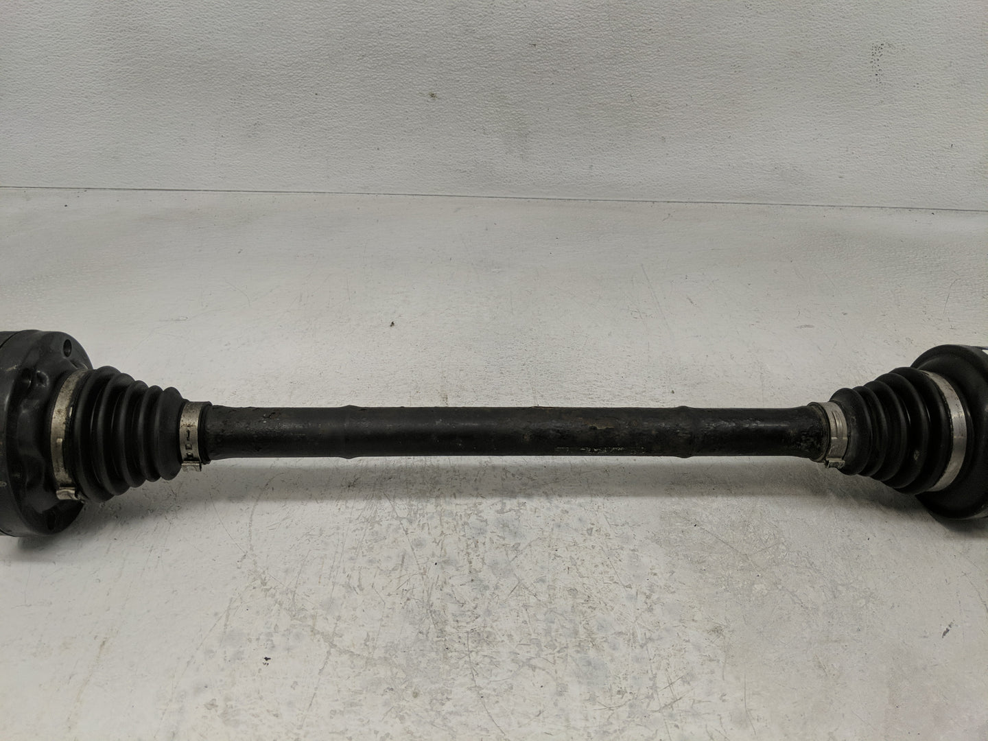 2009 Porsche Cayenne Axle Shaft Front Driver Cv C/v - Oemusedautoparts1.com