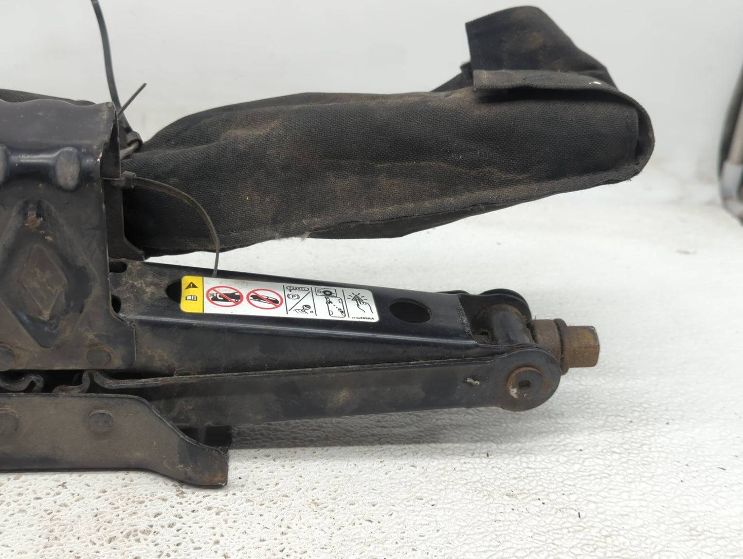 2009 Ram 2500 Spare Scissor Car Jack - Oemusedautoparts1.com