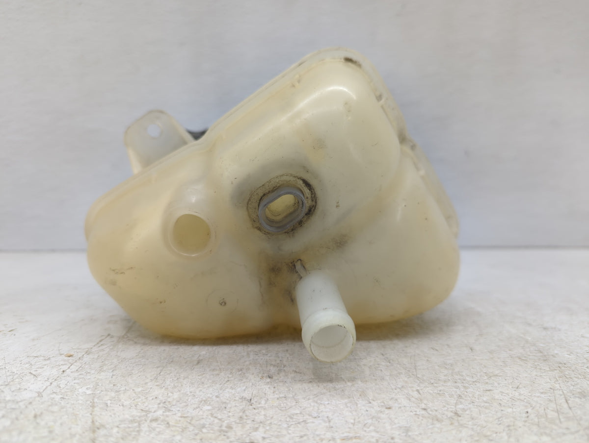 2009 Saturn Aura Radiator Coolant Overflow Expansion Tank Bottle 1103298 - Oemusedautoparts1.com