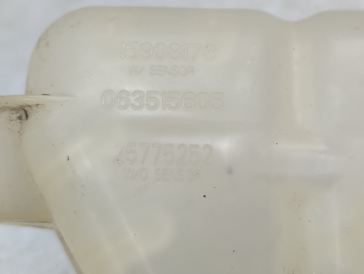2009 Saturn Aura Radiator Coolant Overflow Expansion Tank Bottle 1103298 - Oemusedautoparts1.com