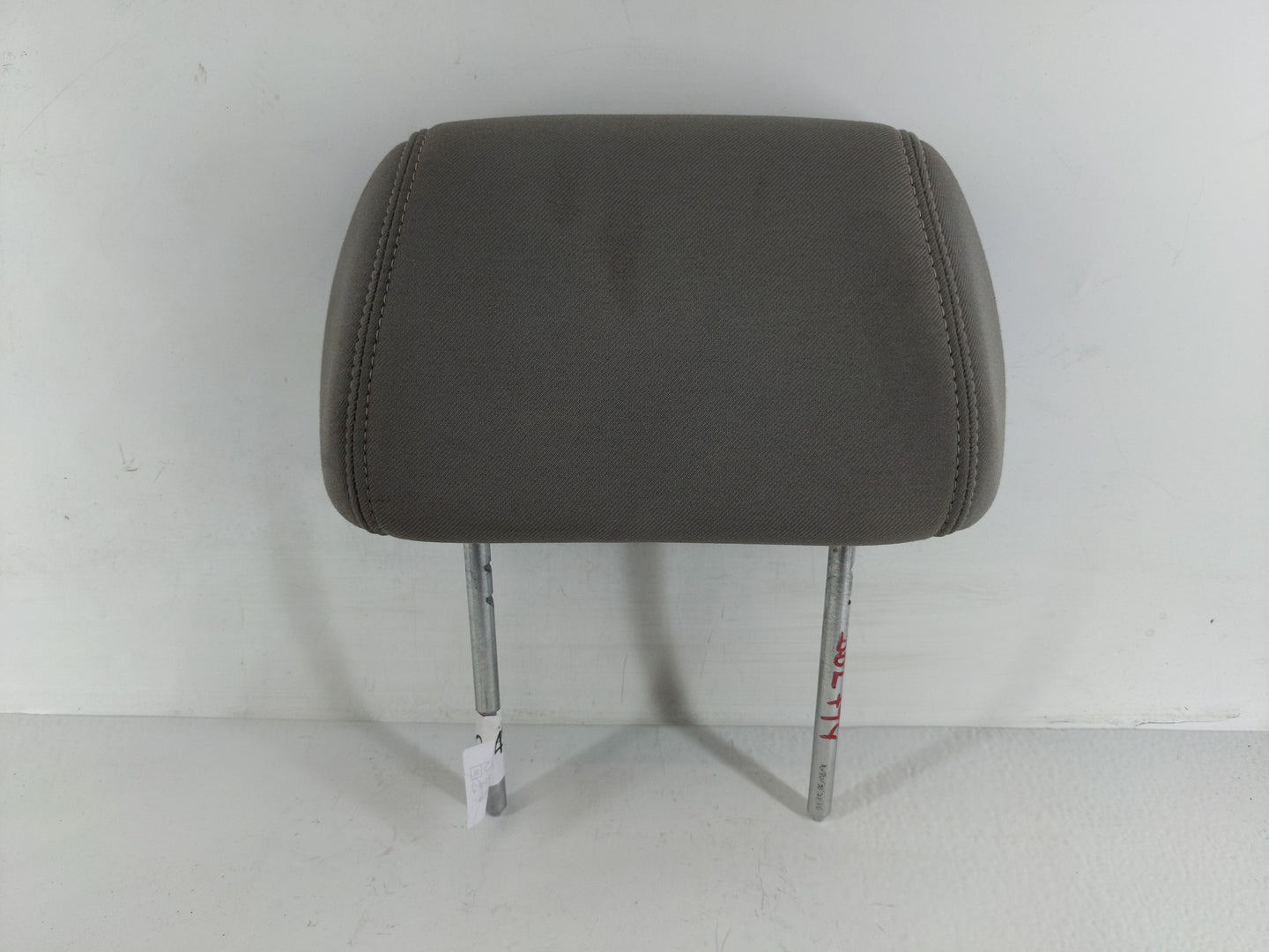 2007-2009 Saturn Aura Headrest Head Rest Front Driver Passenger Seat Fits Fits 2007 2008 2009 OEM Used Auto Parts - Oemuseda