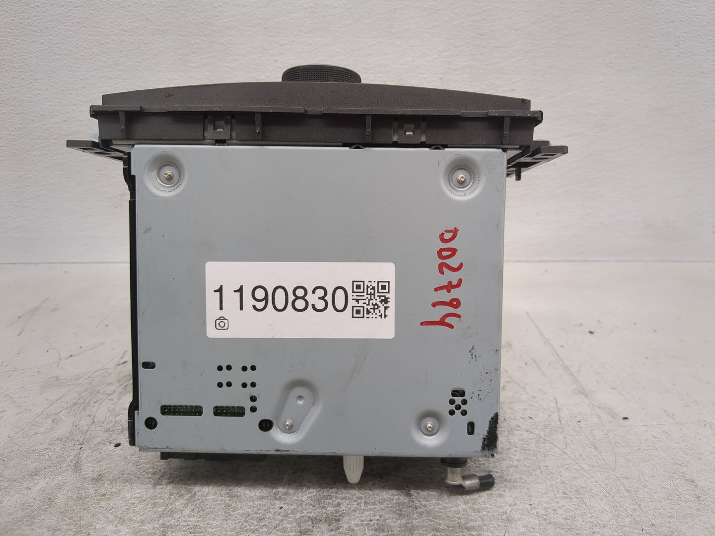 2009 Saturn Aura Radio AM FM Cd Player Receiver Replacement P/N:25833954 Fits OEM Used Auto Parts - Oemusedautoparts1.com