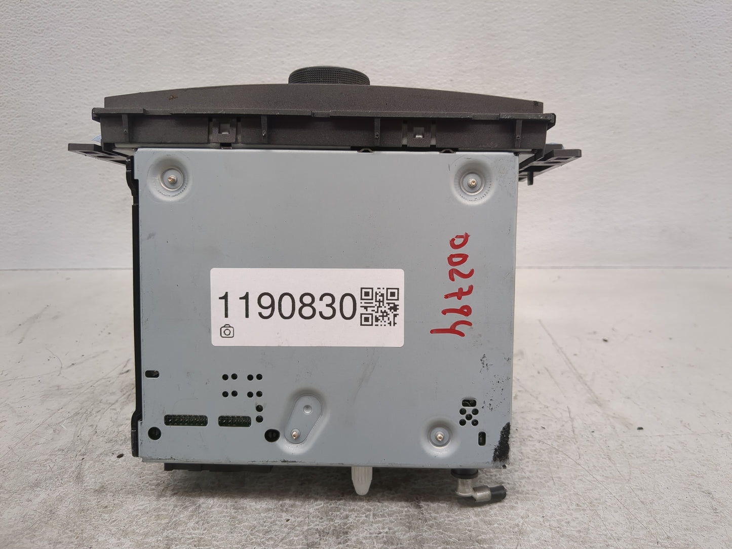 2009 Saturn Aura Radio AM FM Cd Player Receiver Replacement P/N:25833954 Fits OEM Used Auto Parts - Oemusedautoparts1.com