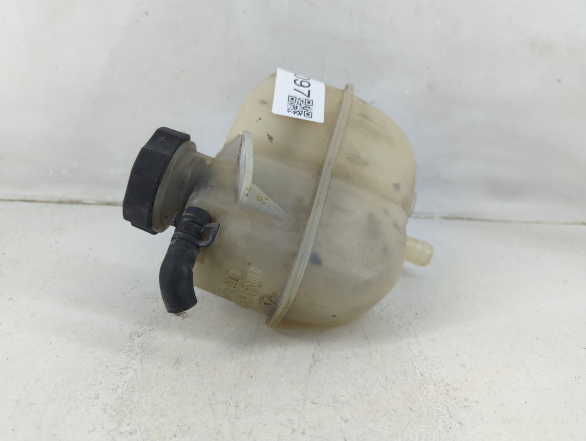 2009 Saturn Aura Radiator Coolant Overflow Expansion Tank Bottle 1191097 - Oemusedautoparts1.com