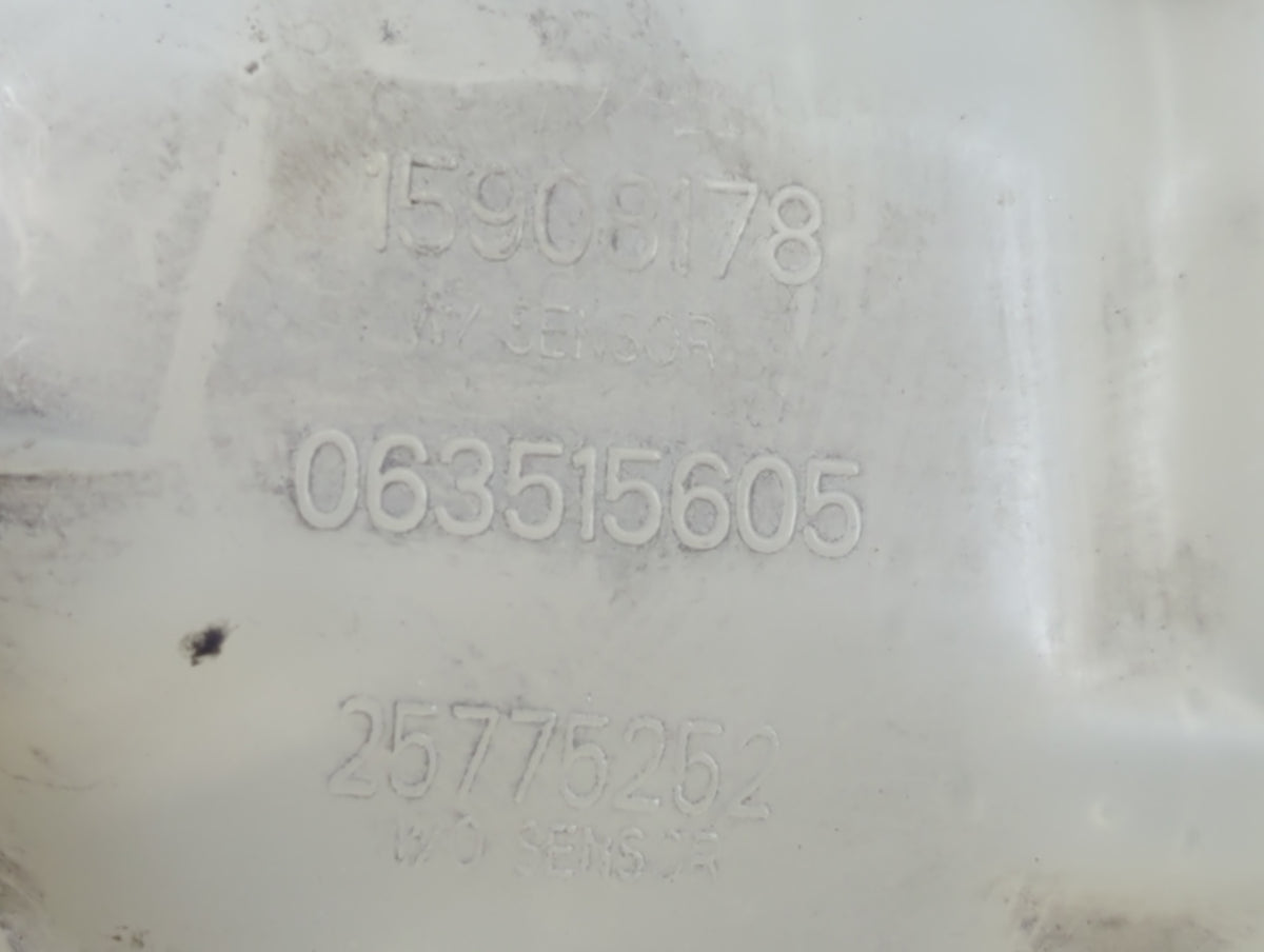 2009 Saturn Aura Radiator Coolant Overflow Expansion Tank Bottle 1191097 - Oemusedautoparts1.com