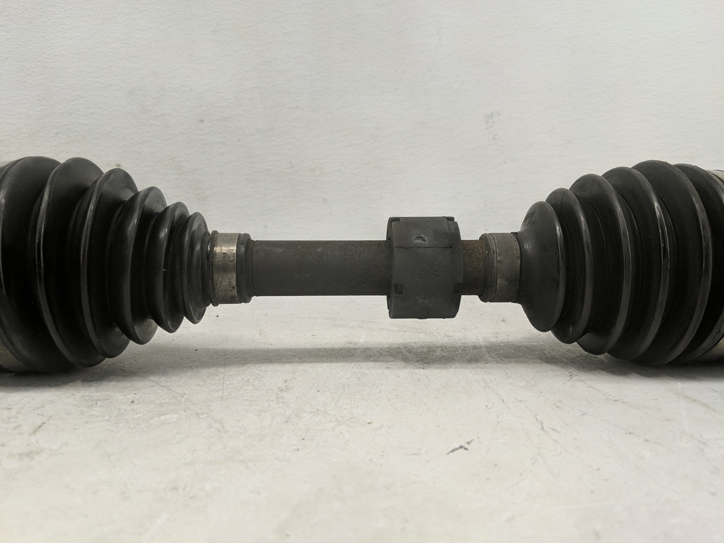 2009 Saturn Aura Axle Shaft Front Driver Cv C/v - Oemusedautoparts1.com