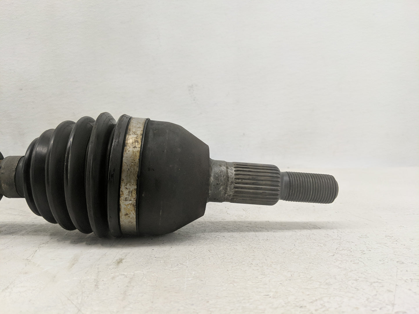 2009 Saturn Aura Axle Shaft Front Driver Cv C/v - Oemusedautoparts1.com
