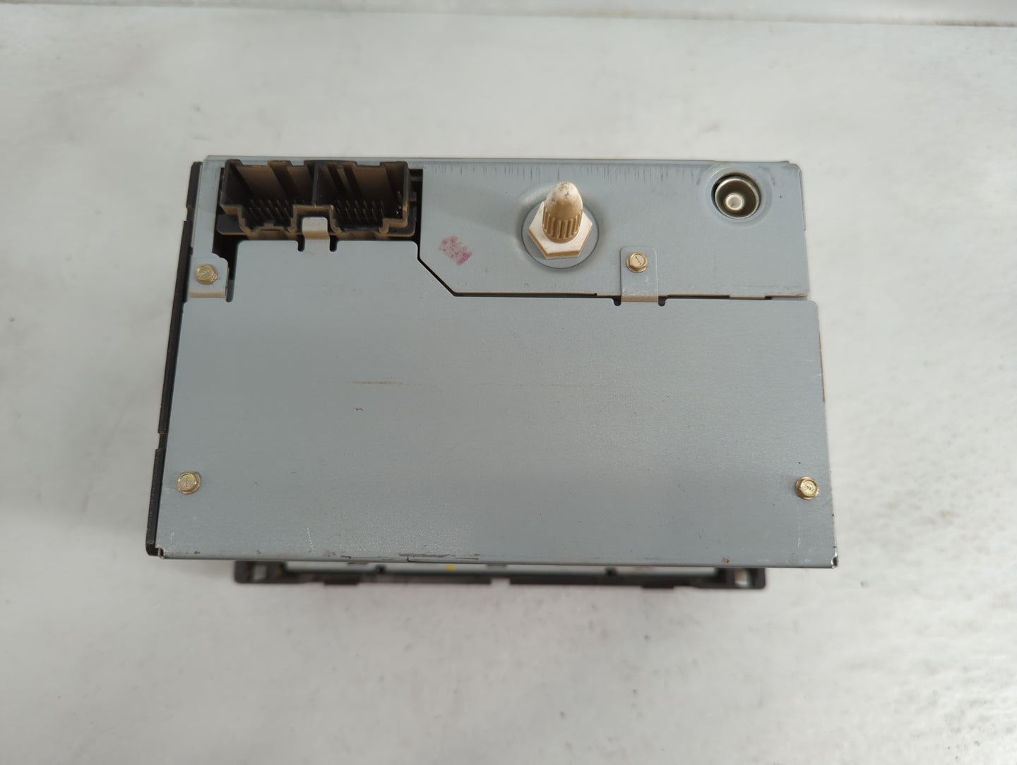 2009 Saturn Aura Radio AM FM Cd Player Receiver Replacement P/N:25833954 Fits OEM Used Auto Parts - Oemusedautoparts1.com
