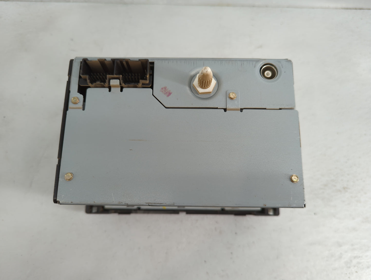 2009 Saturn Aura Radio AM FM Cd Player Receiver Replacement P/N:25833954 Fits OEM Used Auto Parts - Oemusedautoparts1.com