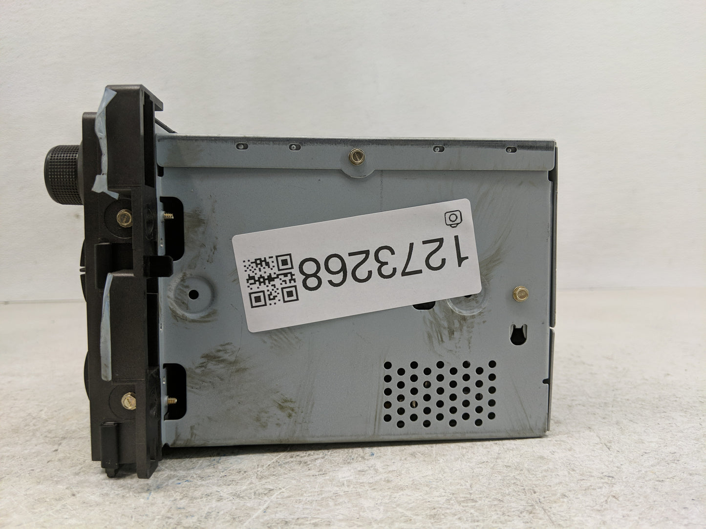 2009 Saturn Aura Radio AM FM Cd Player Receiver Replacement P/N:25833954 Fits OEM Used Auto Parts - Oemusedautoparts1.com