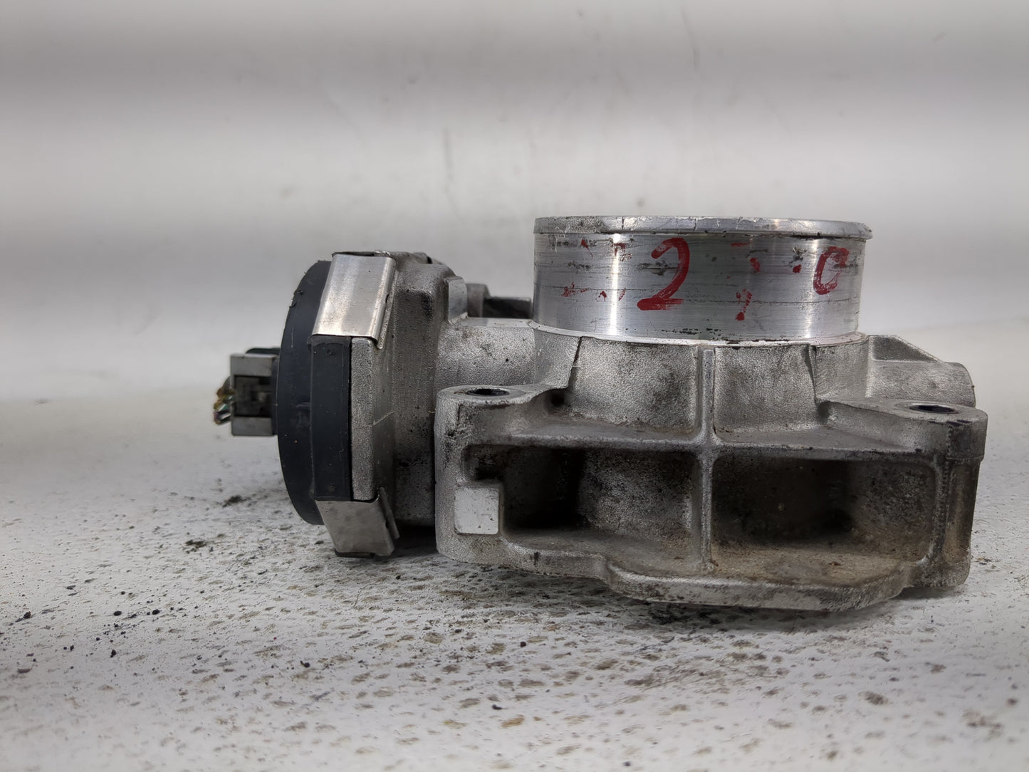 2007-2009 Saturn Aura Throttle Body Fits Fits 2007 2008 2009 2010 2011 2012 OEM Used Auto Parts - Oemusedautoparts1.com