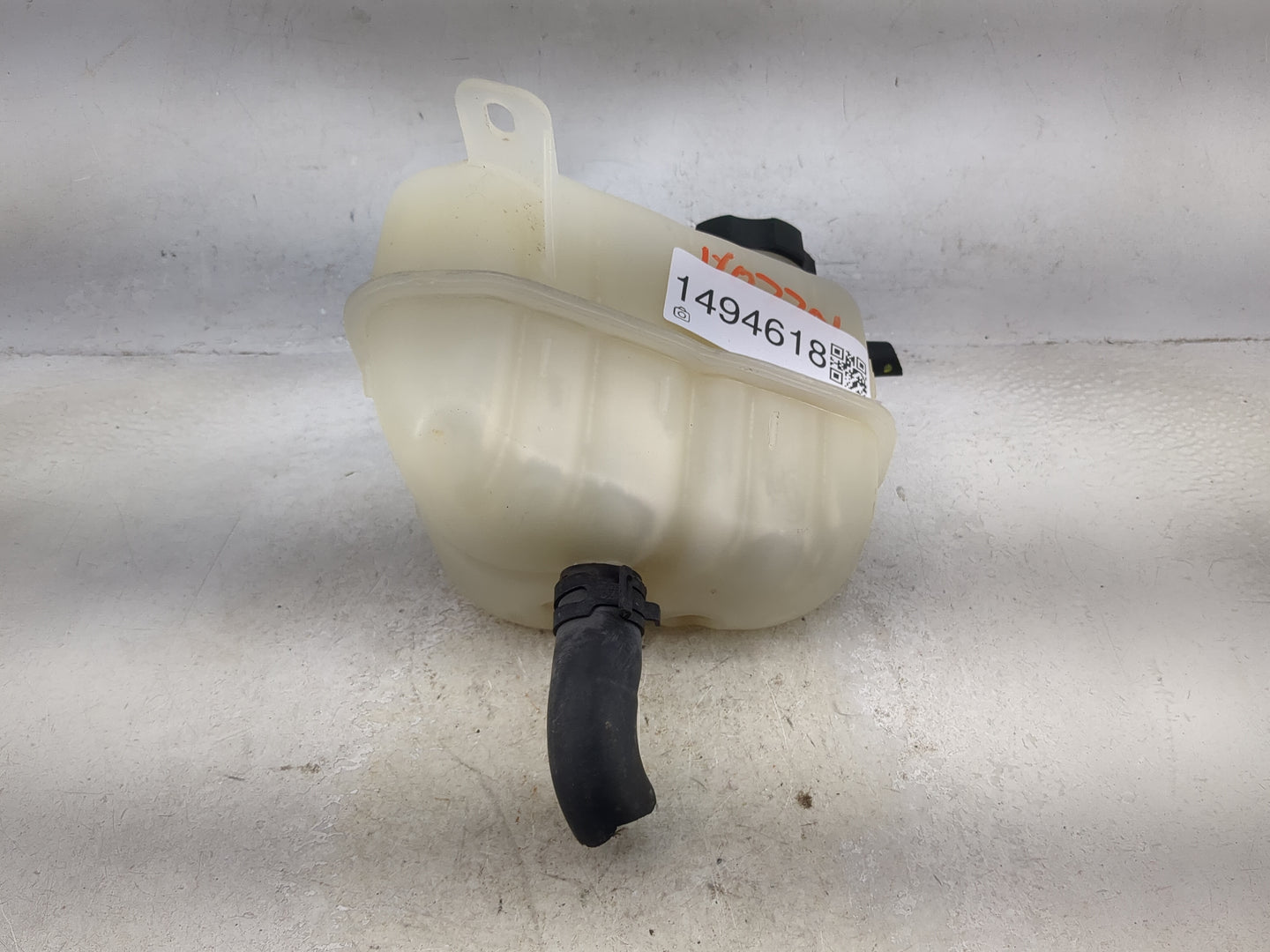 2009 Saturn Aura Radiator Coolant Overflow Expansion Tank Bottle 1494618 - Oemusedautoparts1.com