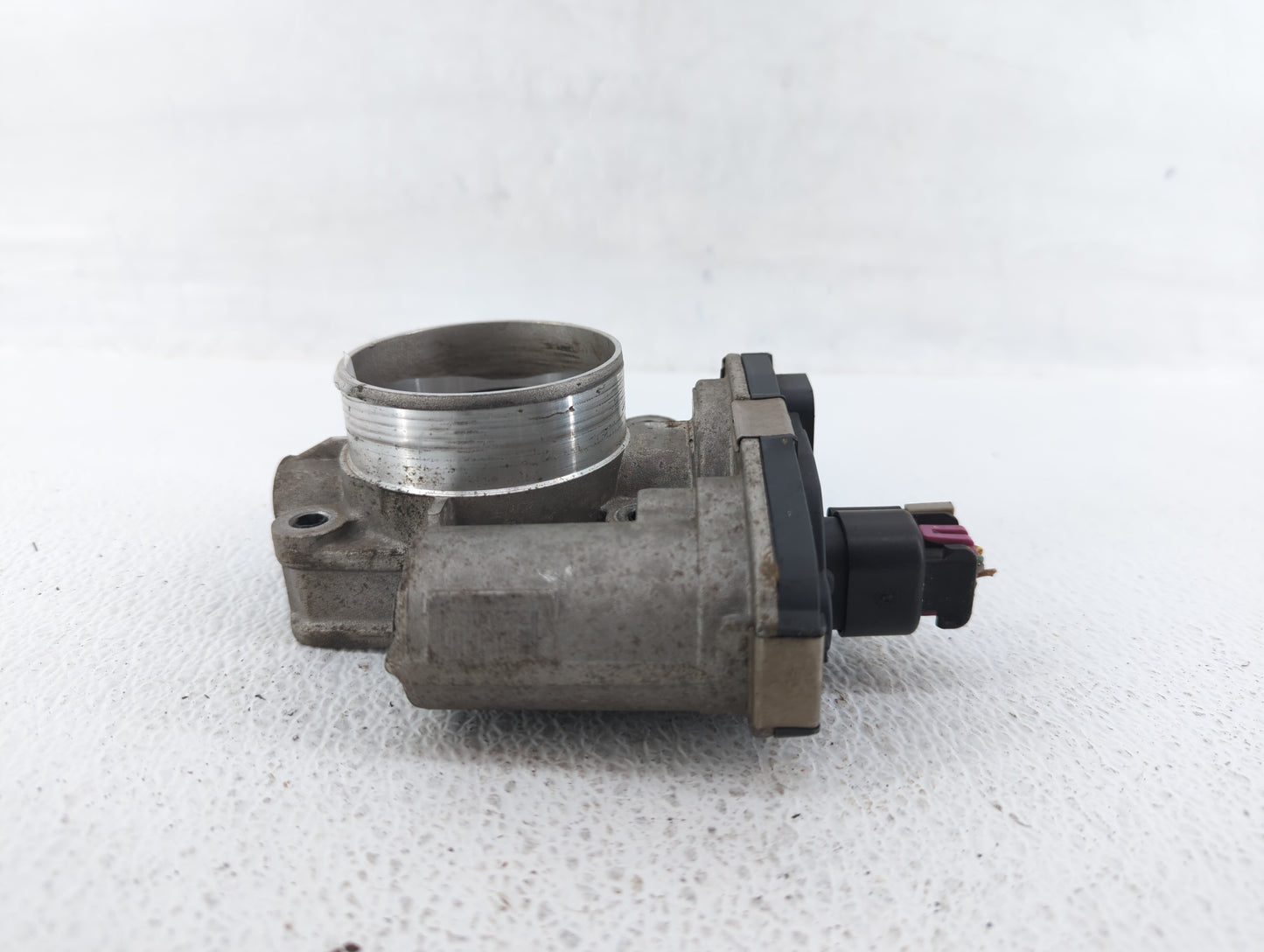 2007-2009 Saturn Aura Throttle Body Fits Fits 2007 2008 2009 2010 2011 2012 OEM Used Auto Parts - Oemusedautoparts1.com