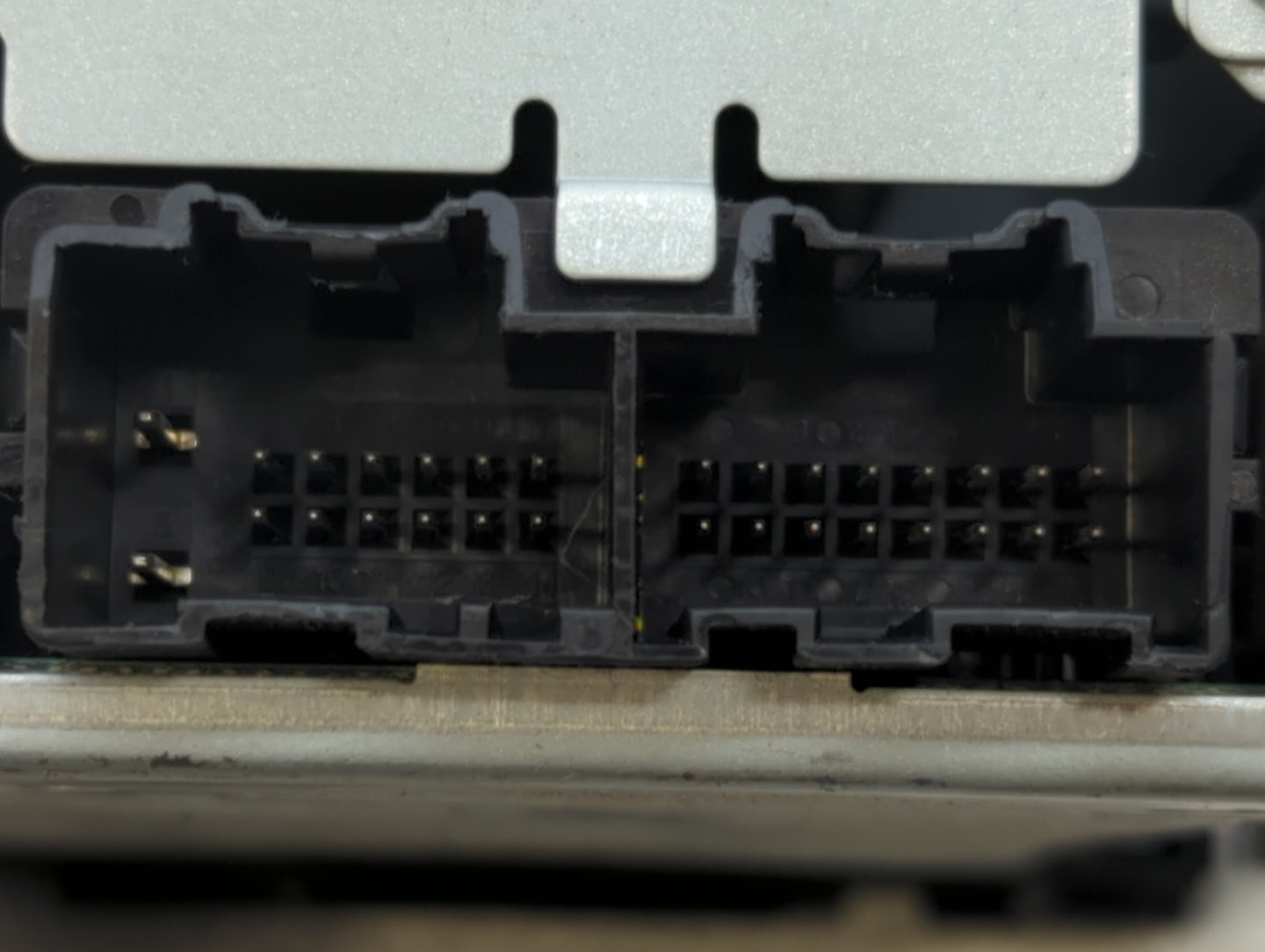 2009 Saturn Aura Radio AM FM Cd Player Receiver Replacement P/N:15948188 25833954 Fits OEM Used Auto Parts - Oemusedautopart