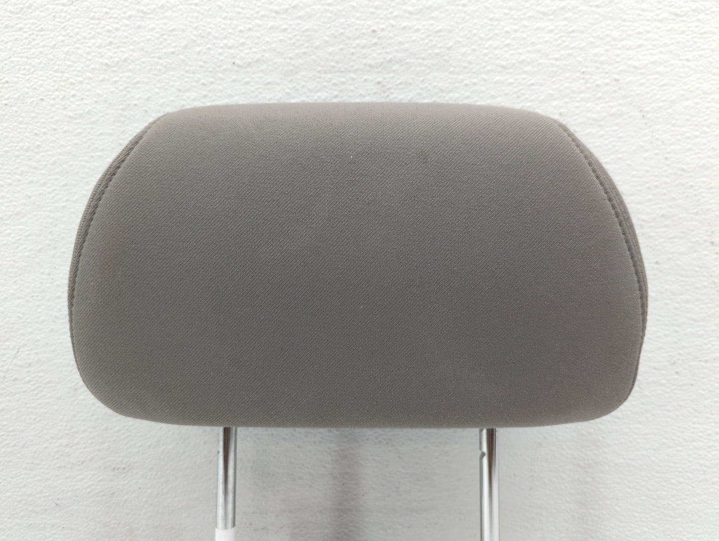 2009 Saturn Aura Headrest Head Rest Front Driver Passenger Seat Grey - Oemusedautoparts1.com