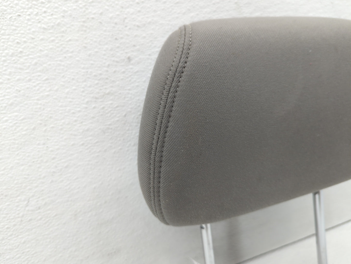 2009 Saturn Aura Headrest Head Rest Front Driver Passenger Seat Grey - Oemusedautoparts1.com