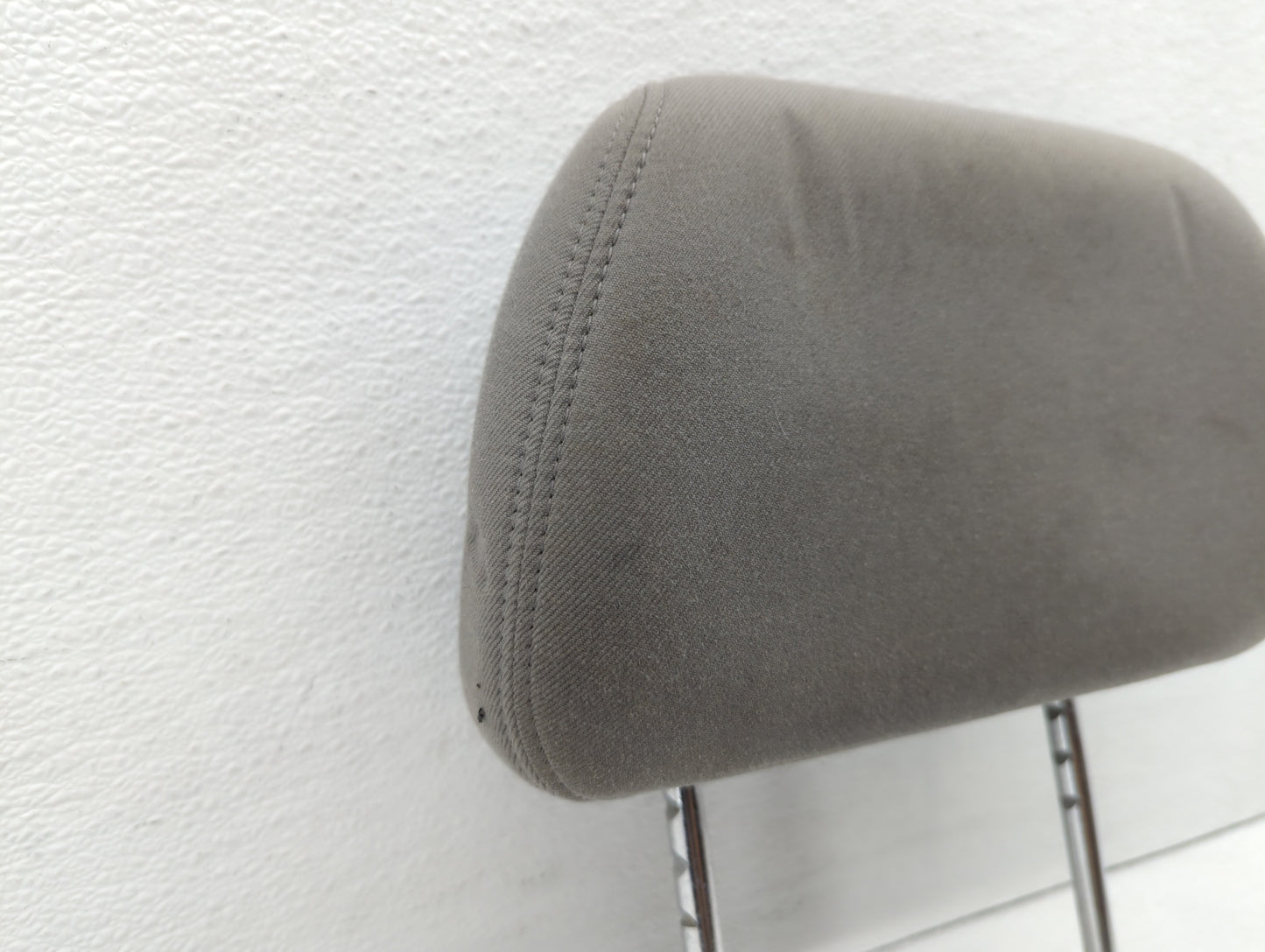 2008-2009 Saturn Aura Headrest Head Rest Front Driver Passenger Seat Grey - Oemusedautoparts1.com