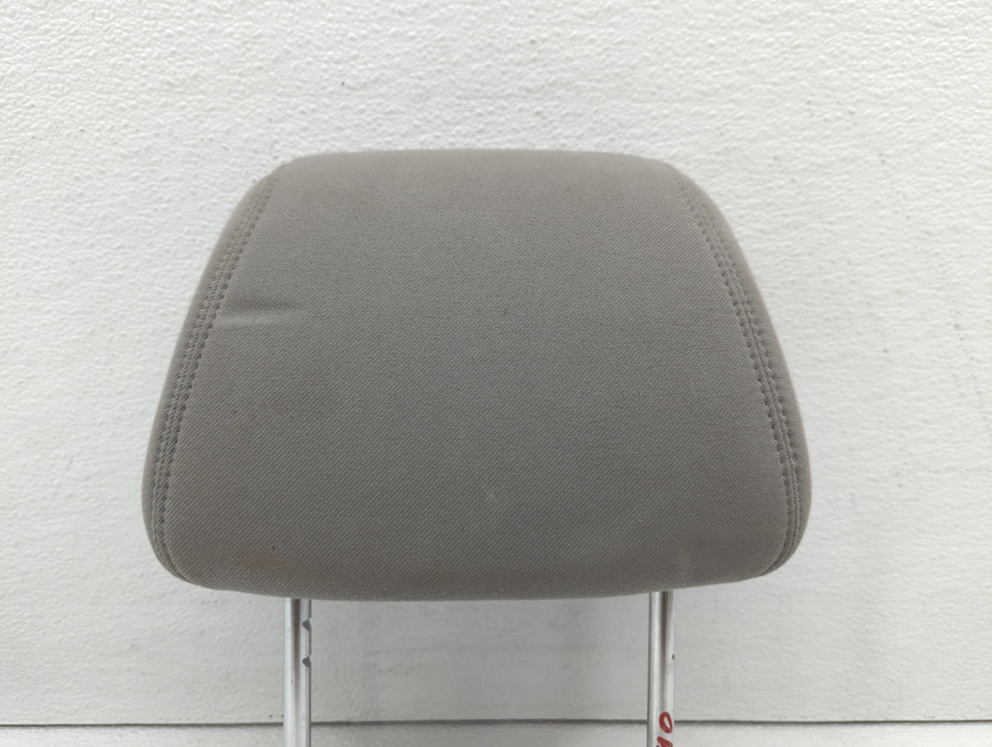2008-2009 Saturn Aura Headrest Head Rest Front Driver Passenger Seat Grey - Oemusedautoparts1.com