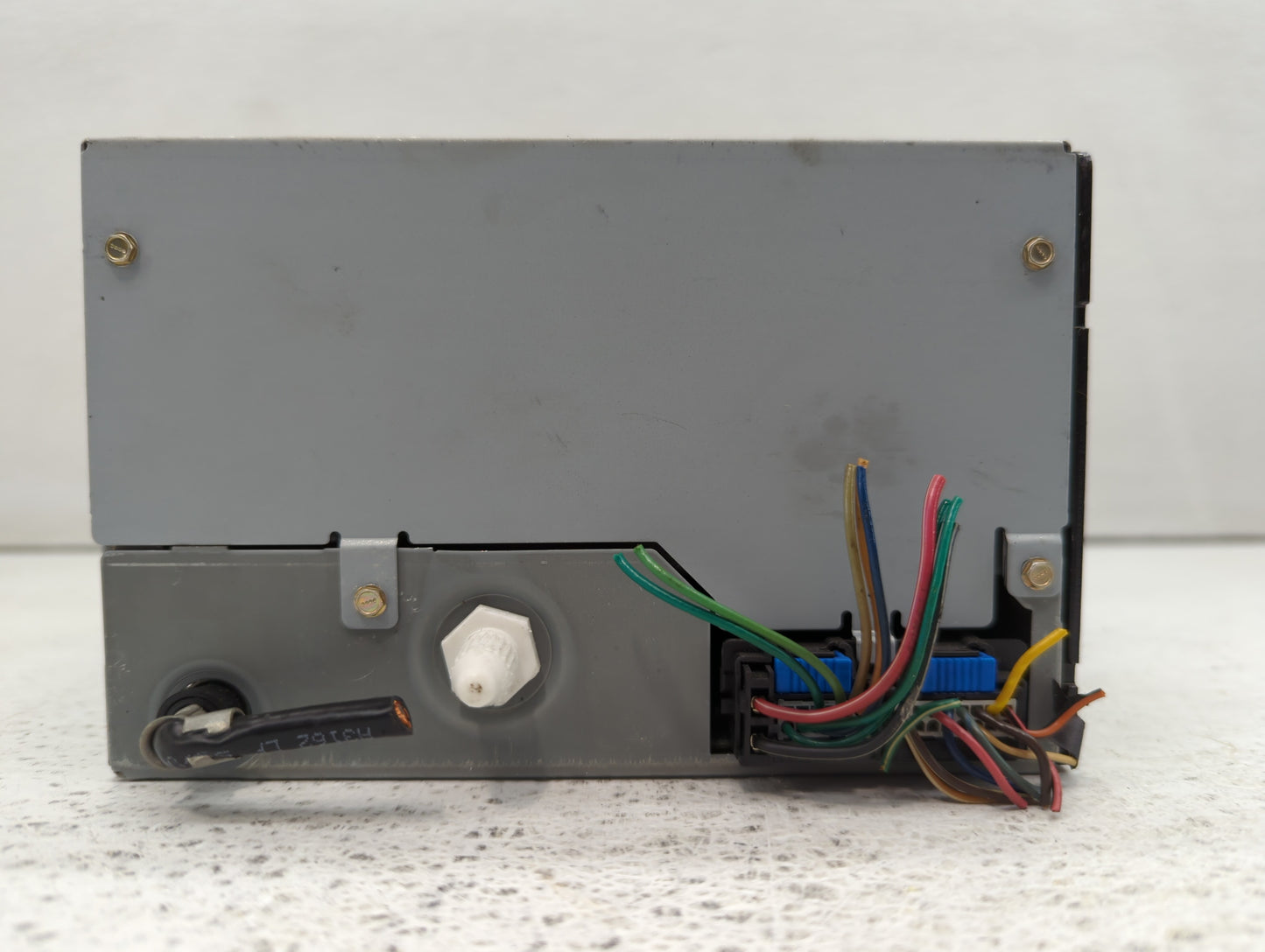 2009 Saturn Aura Radio AM FM Cd Player Receiver Replacement P/N:15948188 25833954 Fits OEM Used Auto Parts - Oemusedautopart