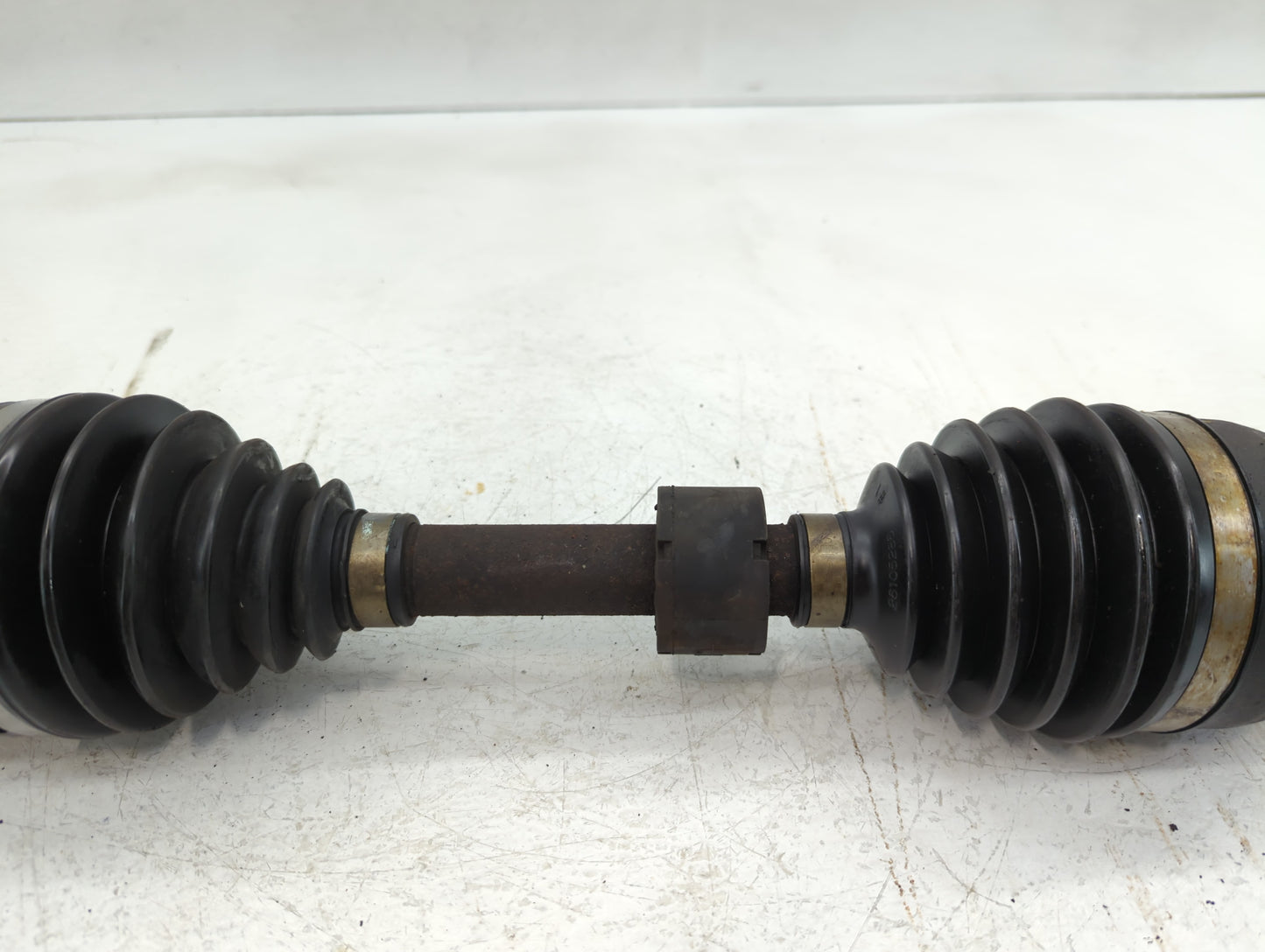 2009 Saturn Aura Axle Shaft Front Driver Cv C/v - Oemusedautoparts1.com
