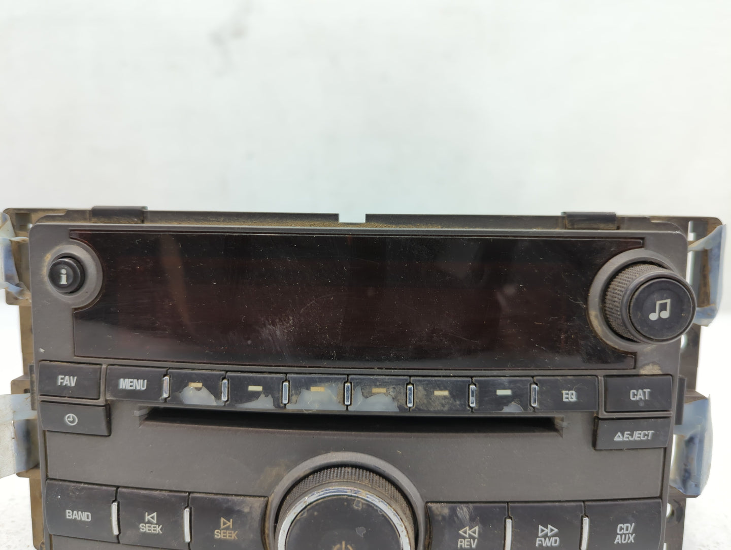 2009-2009 Saturn Aura Am Fm Cd Player Radio Receiver - Oemusedautoparts1.com
