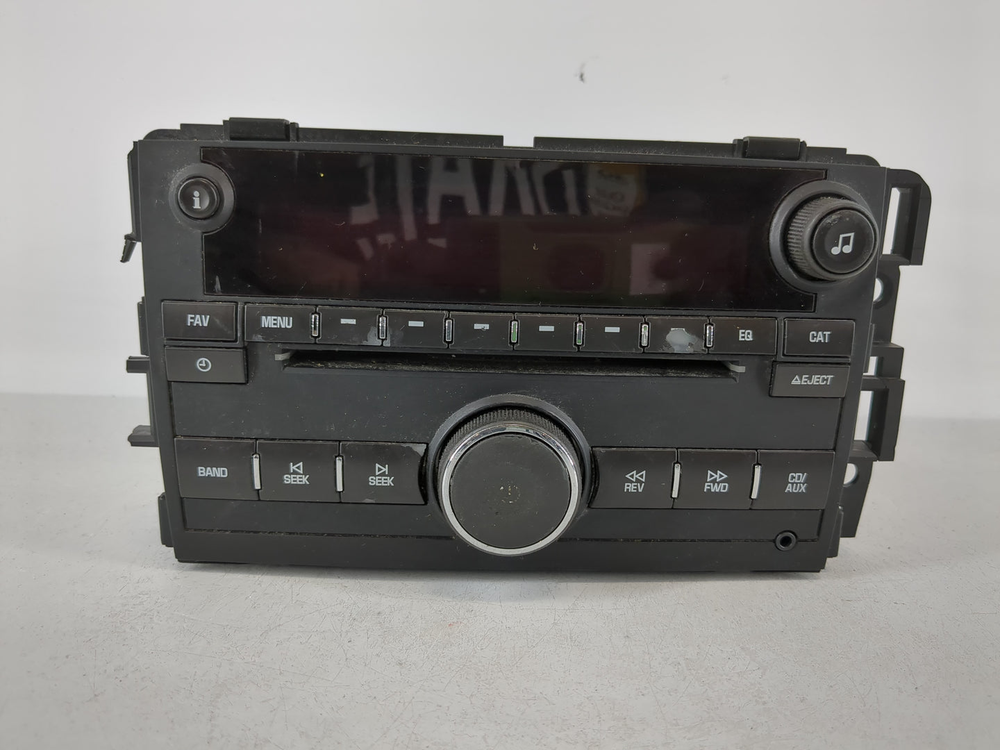 2009 Saturn Outlook Radio AM FM Cd Player Receiver Replacement P/N:25974804 Fits OEM Used Auto Parts - Oemusedautoparts1.com