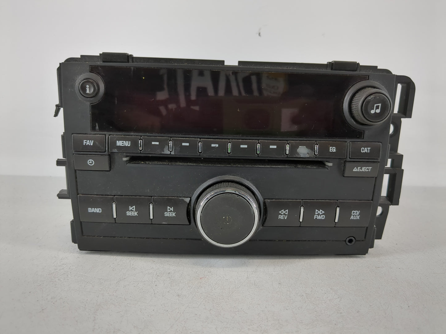 2009 Saturn Outlook Radio AM FM Cd Player Receiver Replacement P/N:25974804 Fits OEM Used Auto Parts - Oemusedautoparts1.com