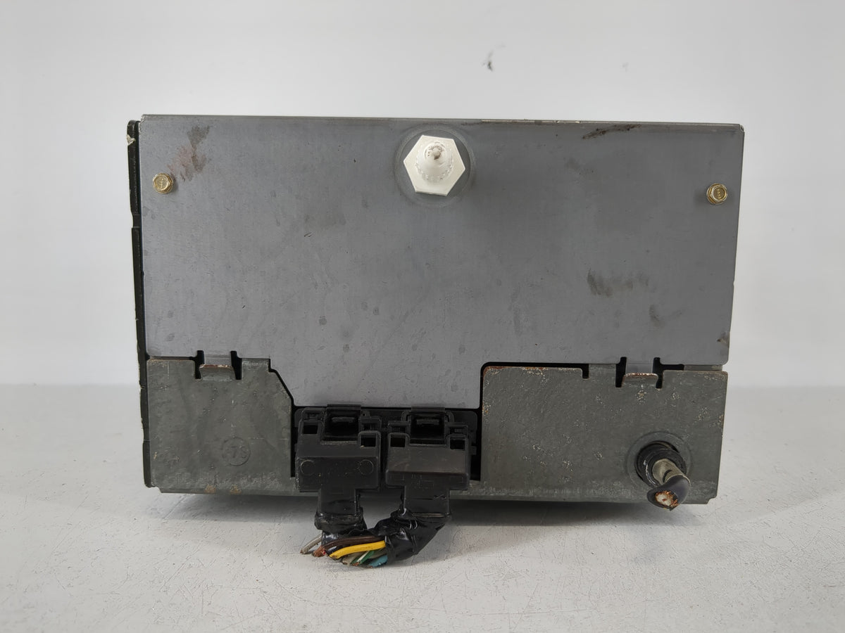 2009 Saturn Outlook Radio AM FM Cd Player Receiver Replacement P/N:25974804 Fits OEM Used Auto Parts - Oemusedautoparts1.com
