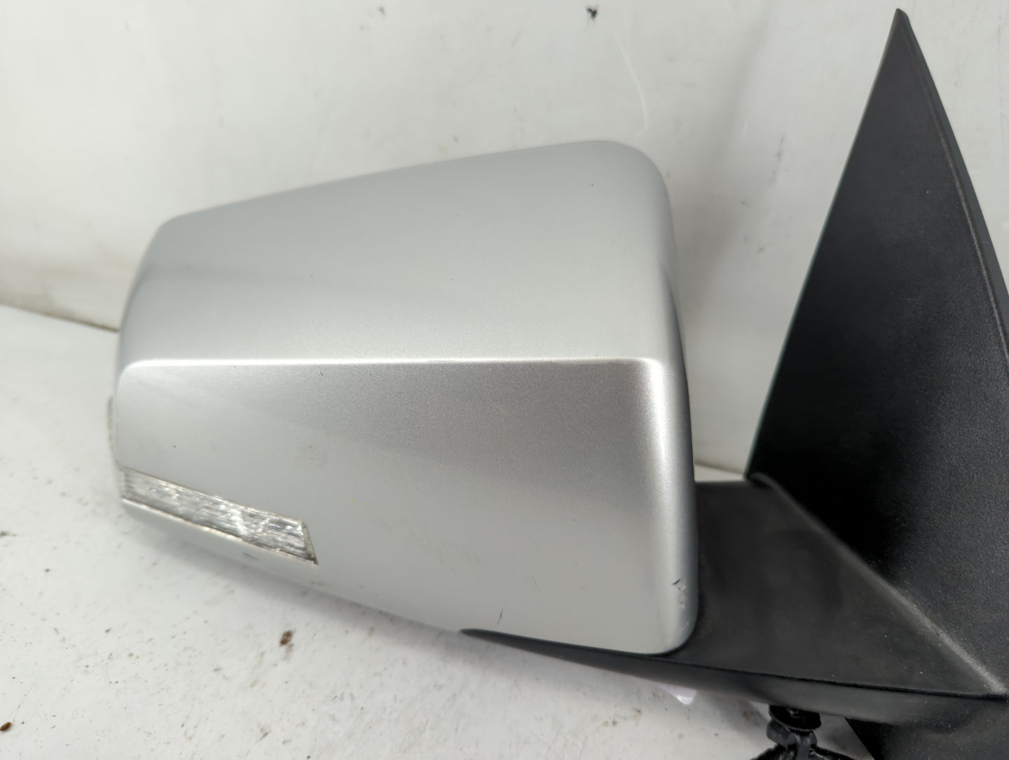 2009 Saturn Outlook Passenger Side View Mirror - Right Door Mirror OEM Used - Oemusedautoparts1.com