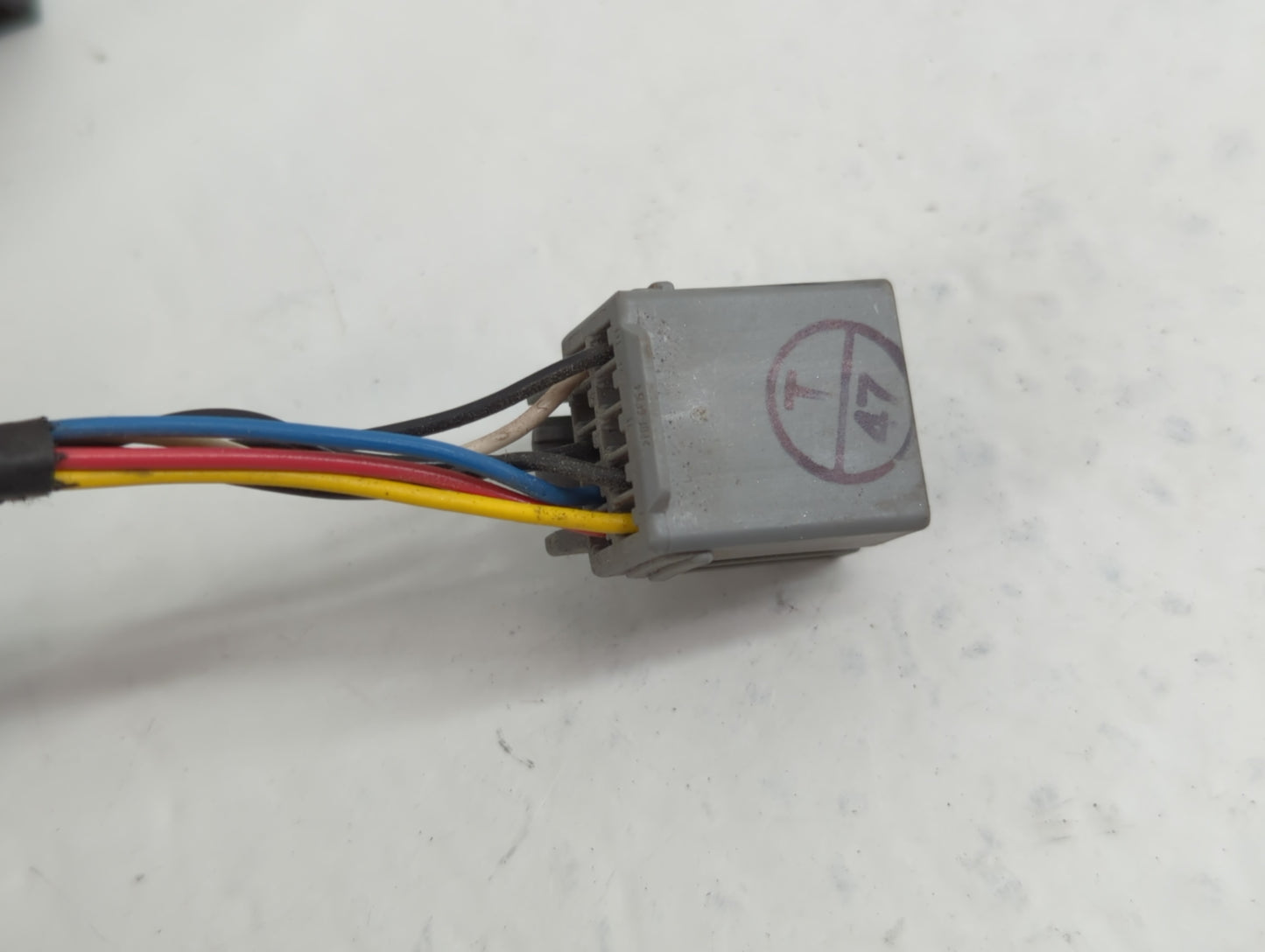 2009 Saturn Outlook Side Mirror Replacement Driver Left View Door Mirror Fits OEM Used Auto Parts - Oemusedautoparts1.com